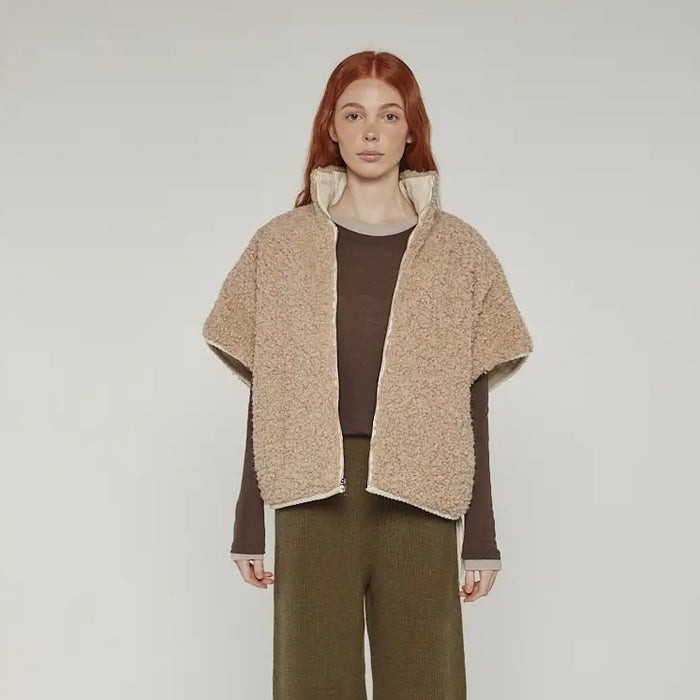 A Mente-Reversible High-Neck Vest