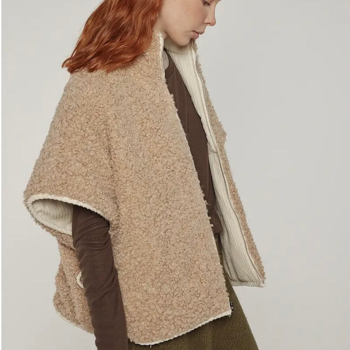 A Mente-Reversible High-Neck Vest