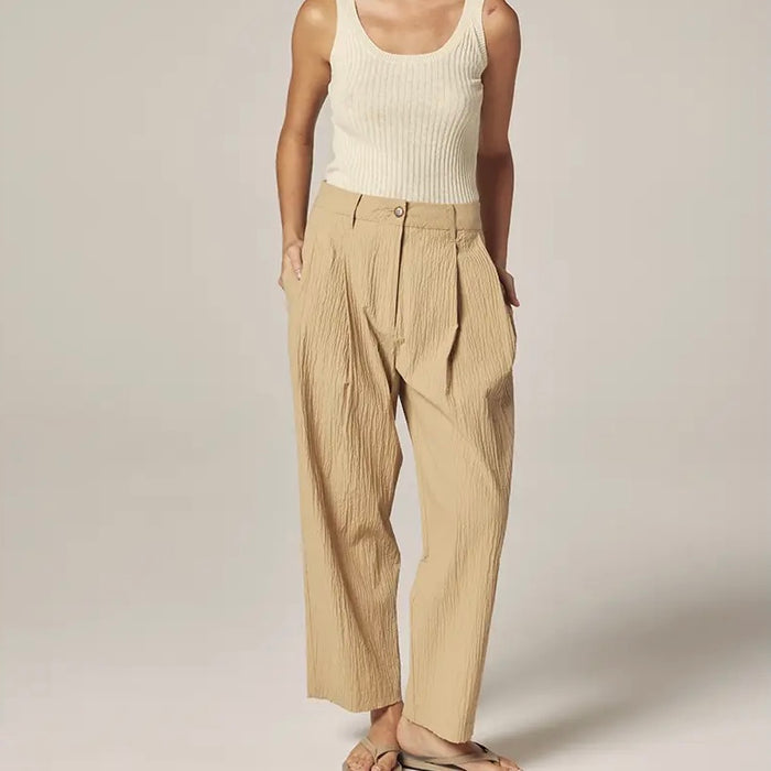 Amente- Textured Pleated Pants