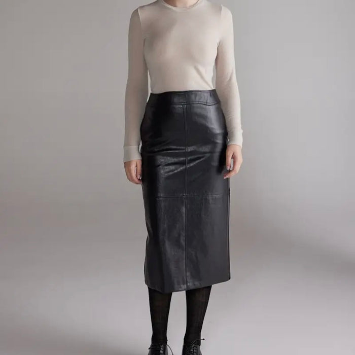 Amente- Vegan Leather Pencil Skirt