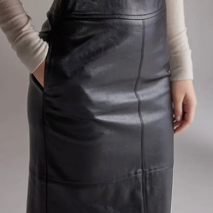 Amente- Vegan Leather Pencil Skirt