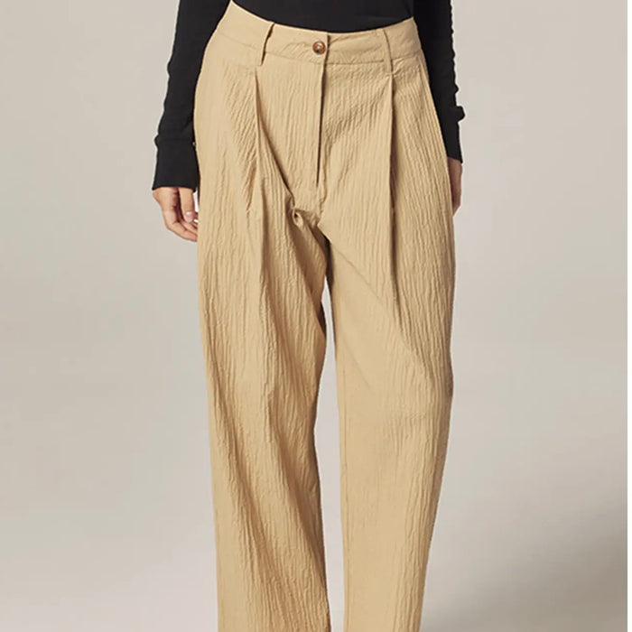 Amente- Textured Pleated Pants