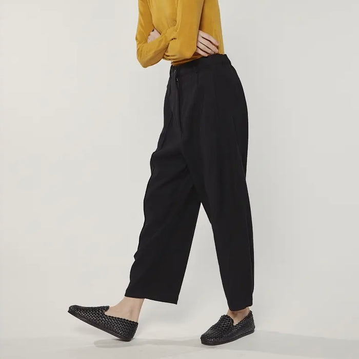A Mente- Wool Blend Pintuck Pants Black
