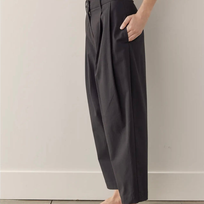 A Mente- Pleated Taped Pants