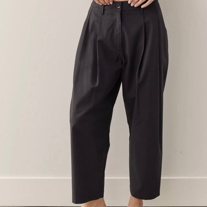 A Mente- Pleated Taped Pants