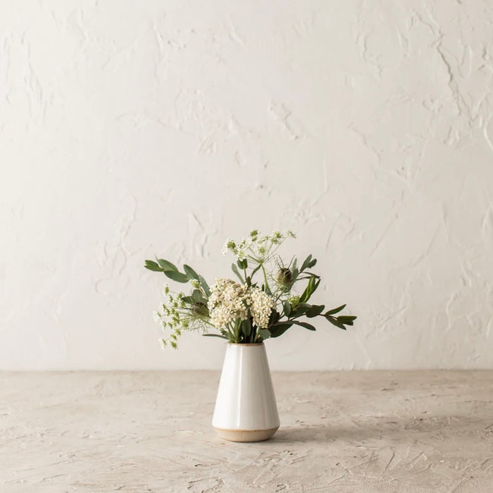 Convivial Minimal Vases